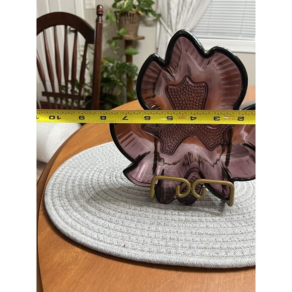 Vintage Amethyst Glass Leaf Shaped Trinket Dish. Grannycore/ Cottagecore - Picture 4 of 7